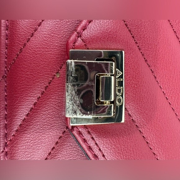 Aldo Mandalit Red Crossbody Bag with Gold Chain Strap - Picture 12 of 13